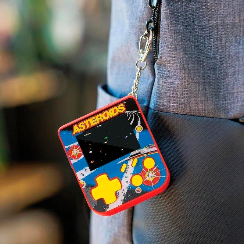 Mini Consola Llavero SUPER MICRO Retro colgada